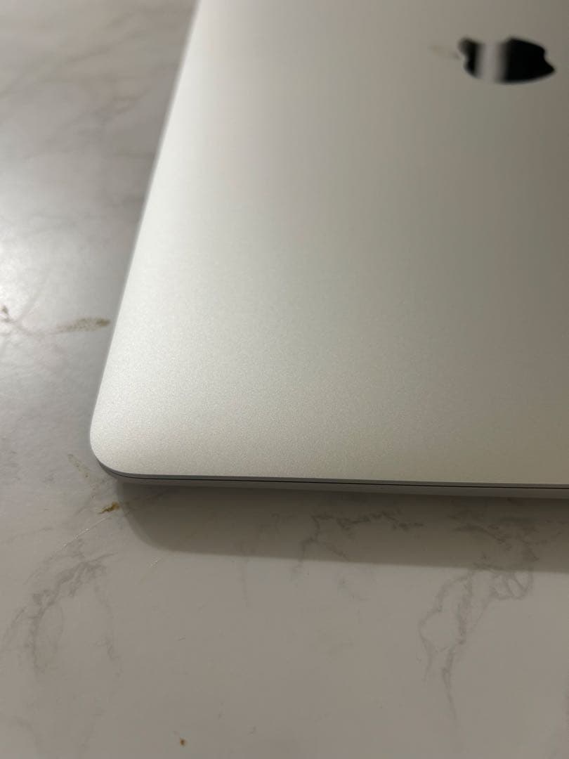 MacBook本体 MacBook Air M1 / 16GB / 512GB