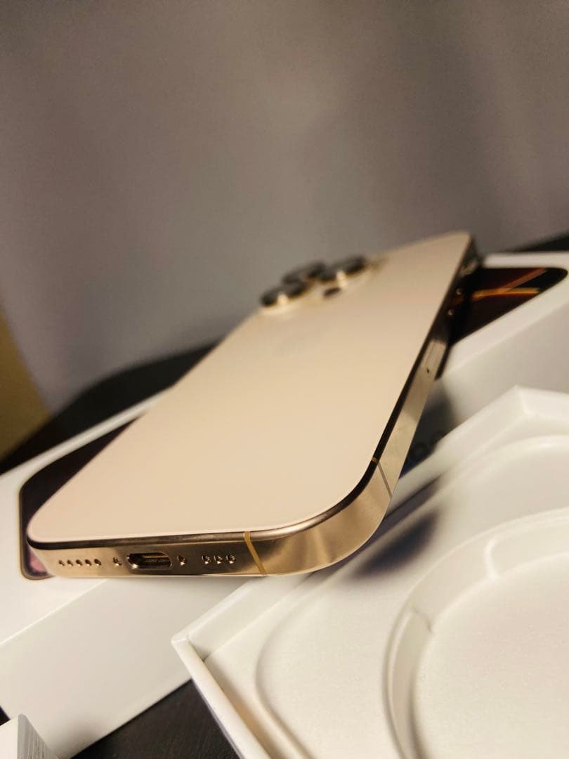 スマートフォン本体 iPhone 16 pro