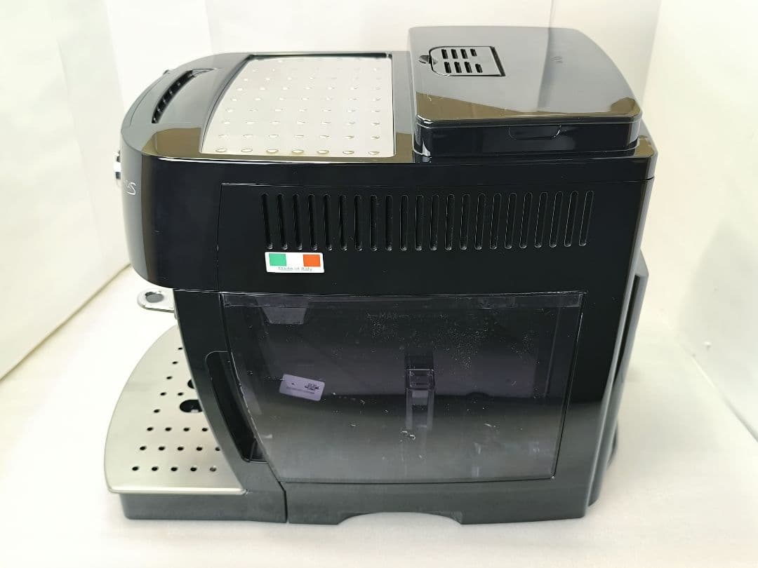 デロンギ　コンパクト全自動コーヒーマシンマグニフィカS ECAM22112B