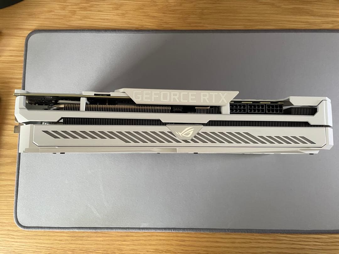 グラフィックボード・グラボ・ビデオカード ASUS ROG-STRIX-RTX3080-O10G-WHITE