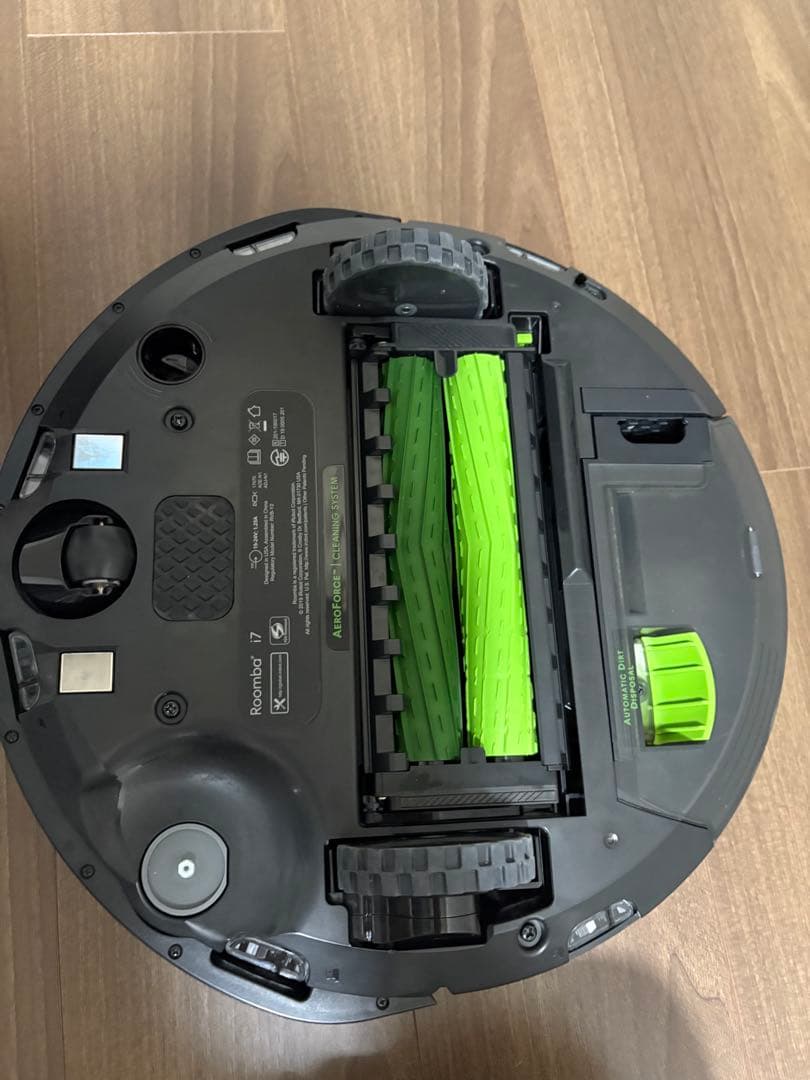 【ジャンク】ルンバ i7＋ クリーンベース付　吸い上げOK／充電できず・本体故障