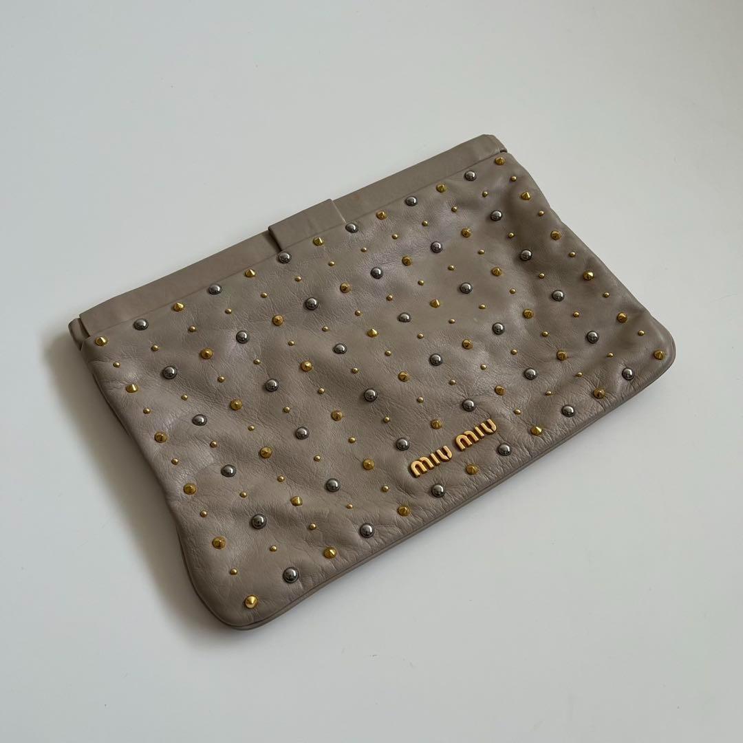 バッグ MIU MIU LEATHER STUDS FRAME CLUTCH BAG