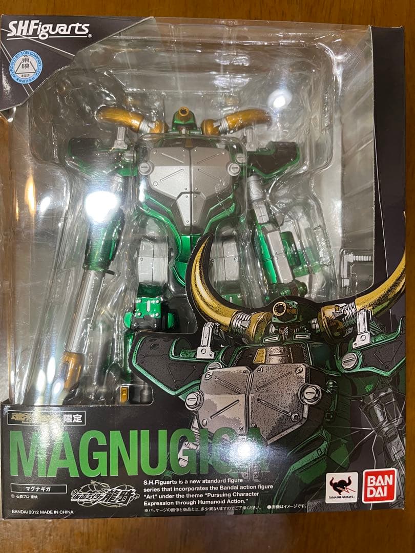 S.H.Figuarts 仮面ライダー ゾルダ & マグナギガ