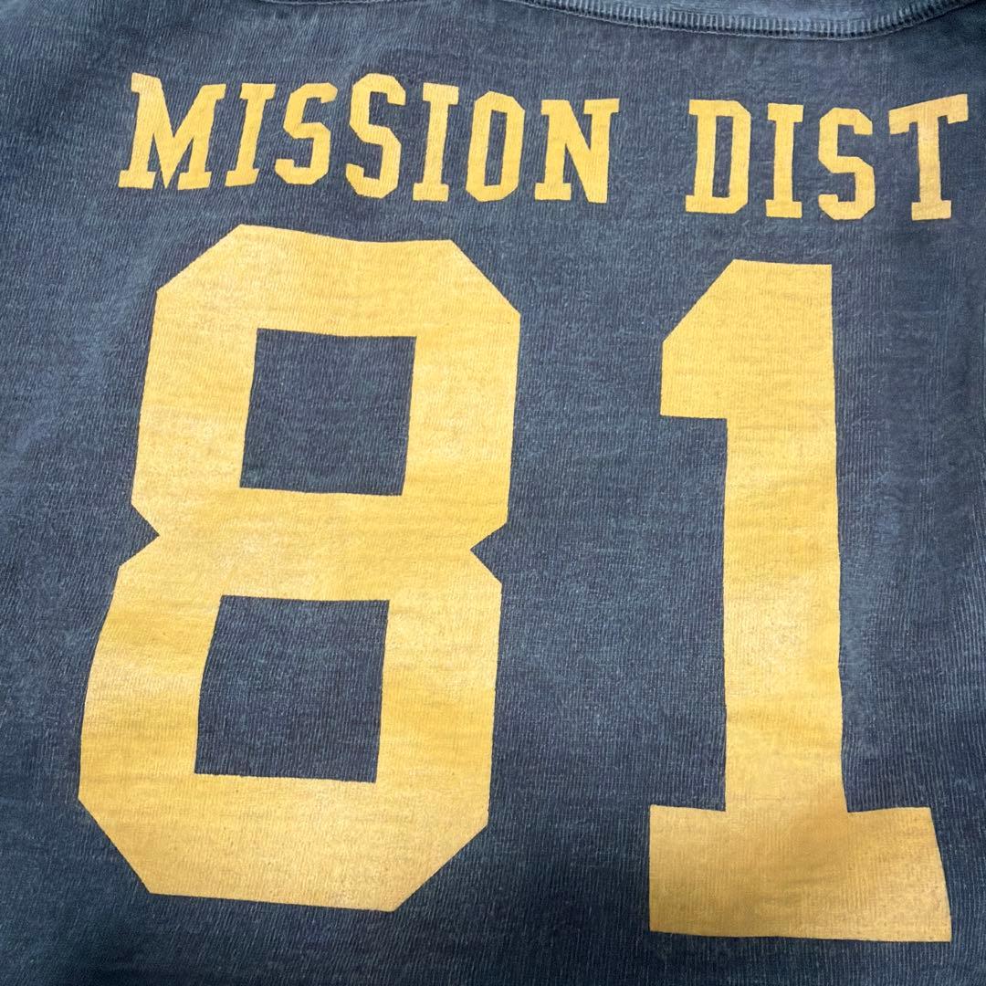 は*様 入手困難品！MISSION DISTRICTフットボールTシャツ！81