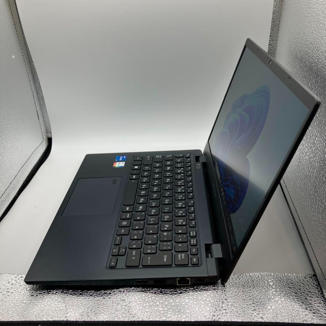 美品 超軽量 Dynabook 最上位　12世代 i5 16GB 新品SSD