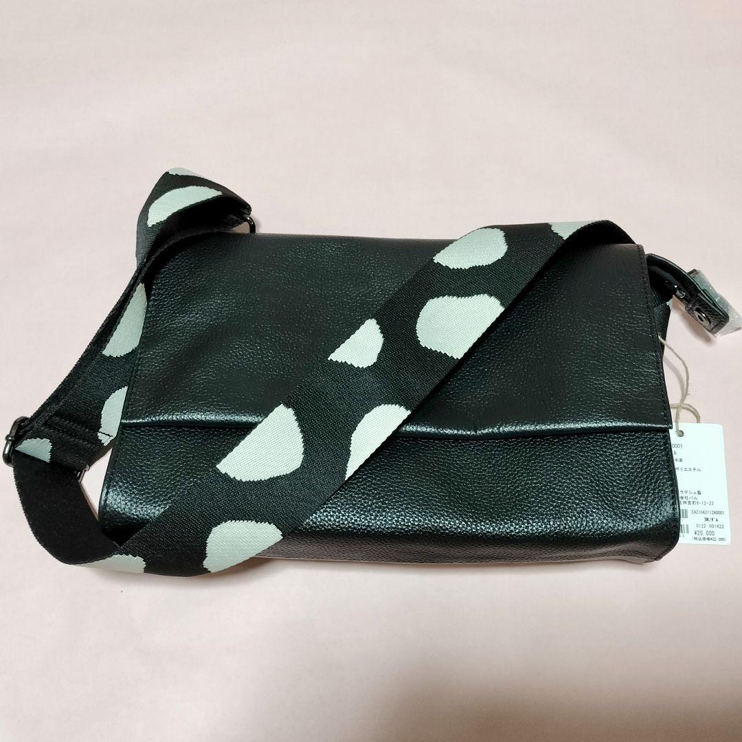 【新品】イアパピヨネ ダルメシアン ワイドテープボディバッグ