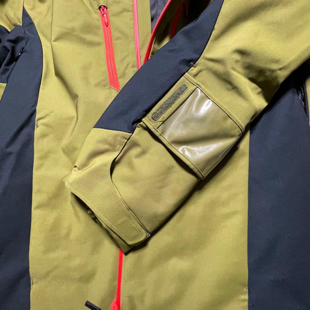 【美品】DESCENTE 23-24モデル　スキーウェア 上下セット　s.i.o