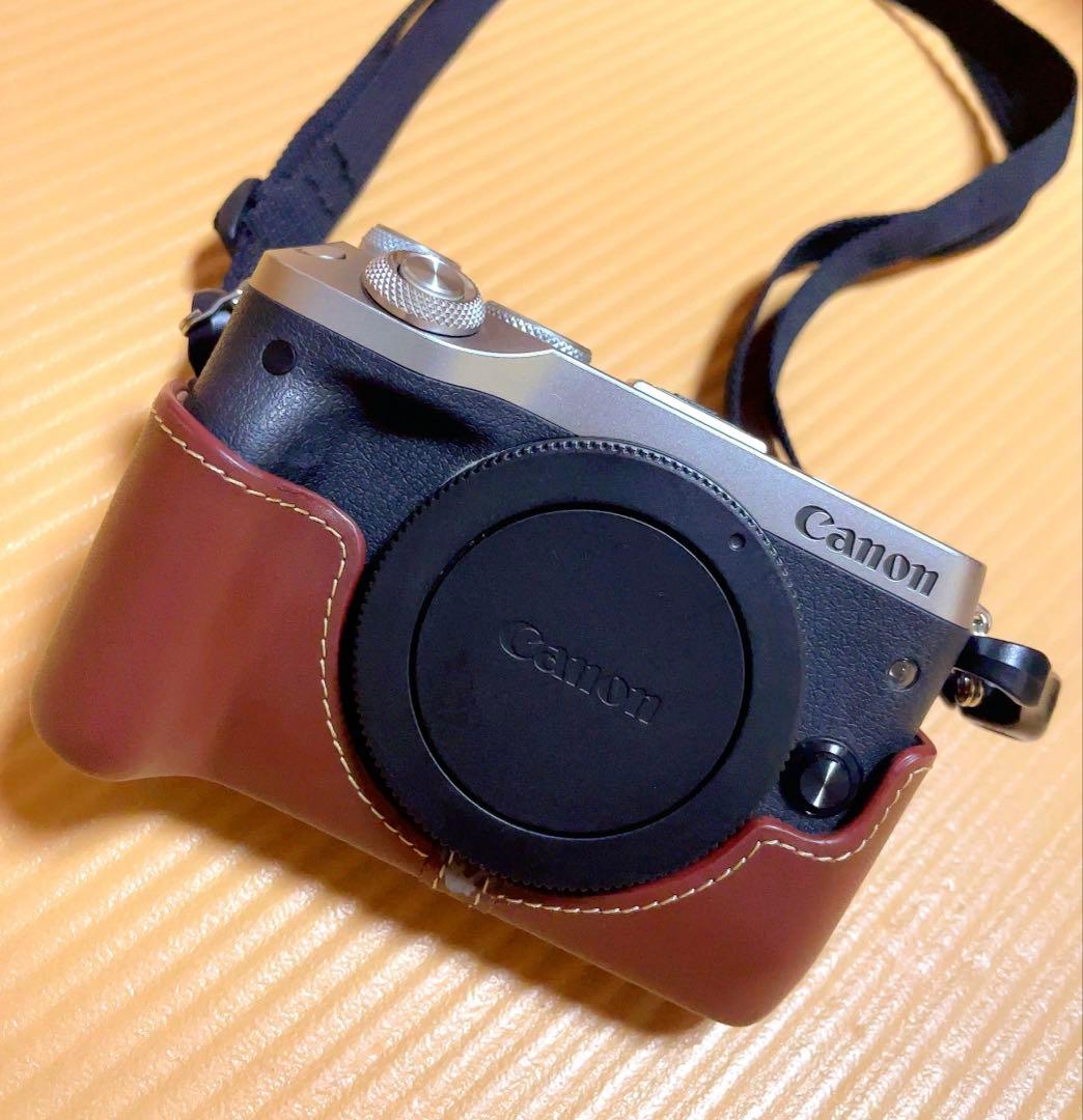 Canon EOS M6 ボディジャケット付き 中古
