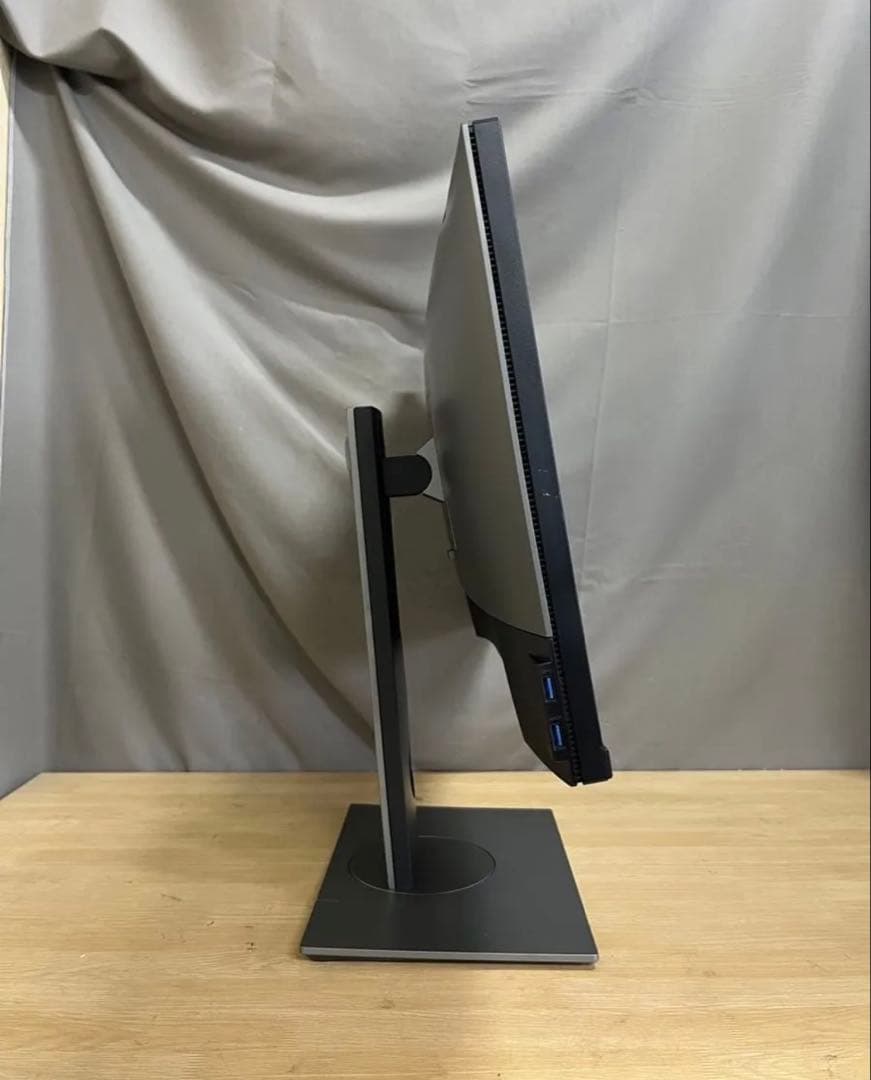 DELL UP2516D 25インチモニター　 PS4対応　回転機能 2k