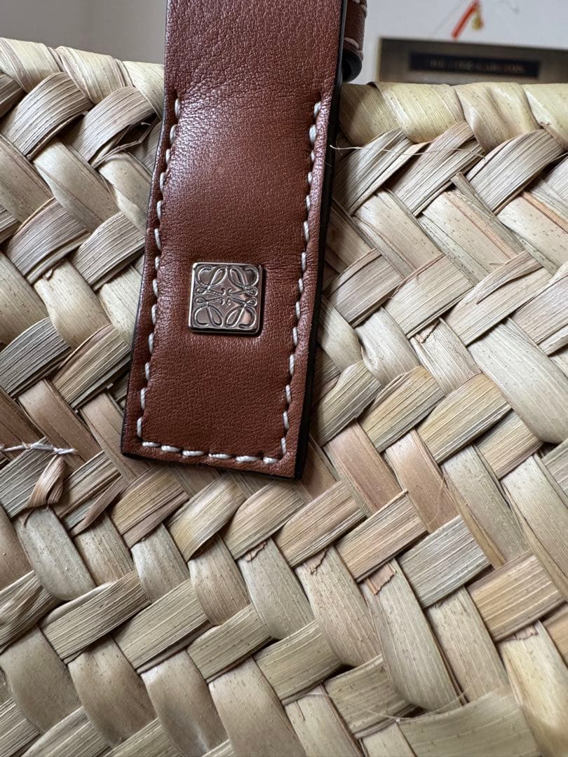 LOEWE ロゴ入りかごバッグ