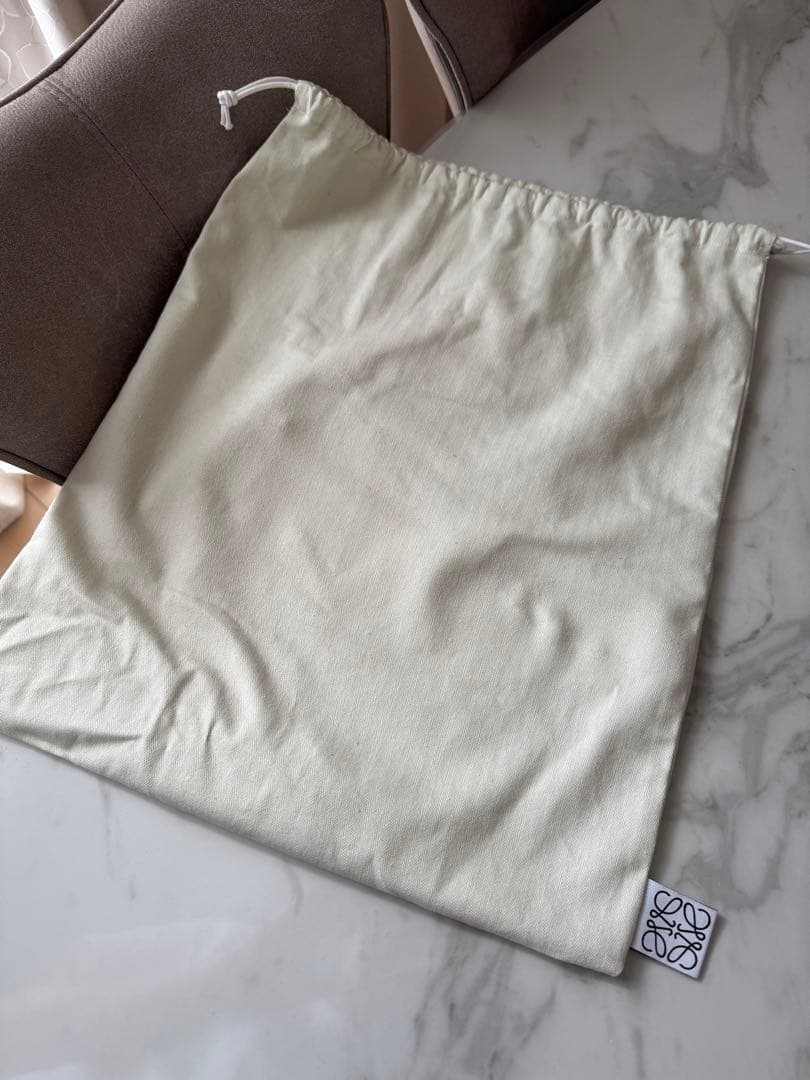 LOEWE ロゴ入りかごバッグ