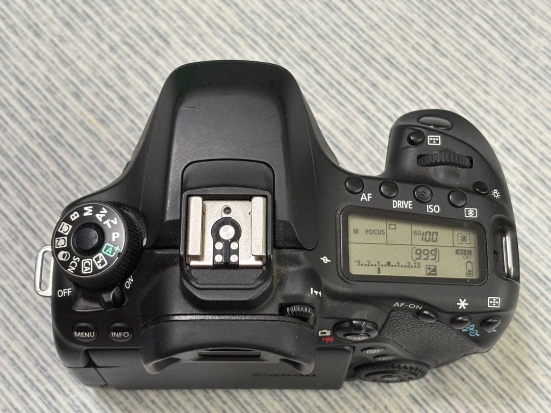 【美品】Canon EOS 80D デジタル一眼レフカメラ　グリップ他セット