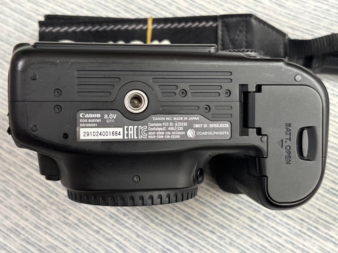 【美品】Canon EOS 80D デジタル一眼レフカメラ　グリップ他セット