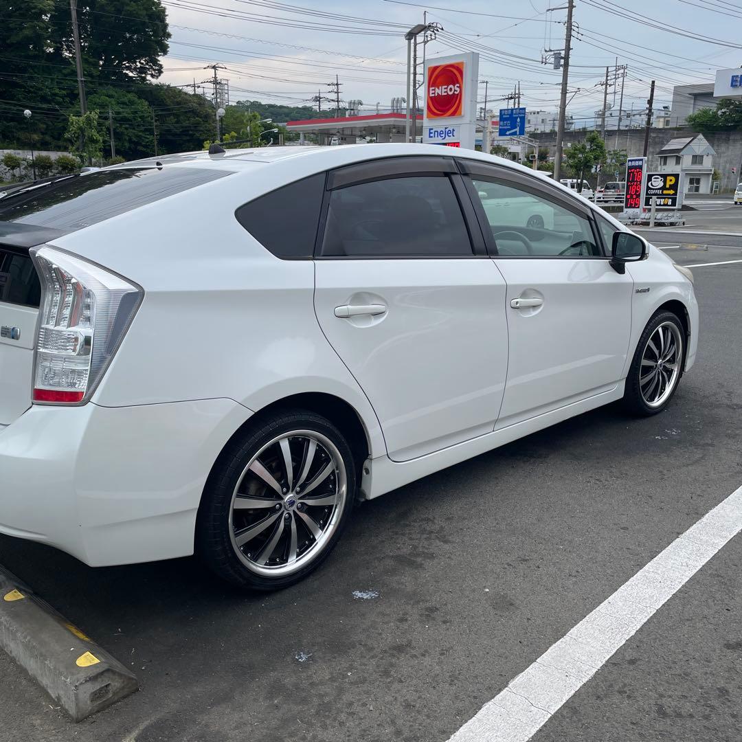 プリウス 18インチホイールタイヤセット