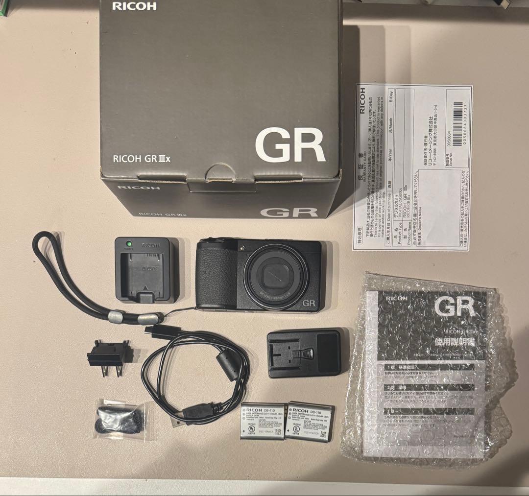 RICOH GR IIIx 本体と付属品