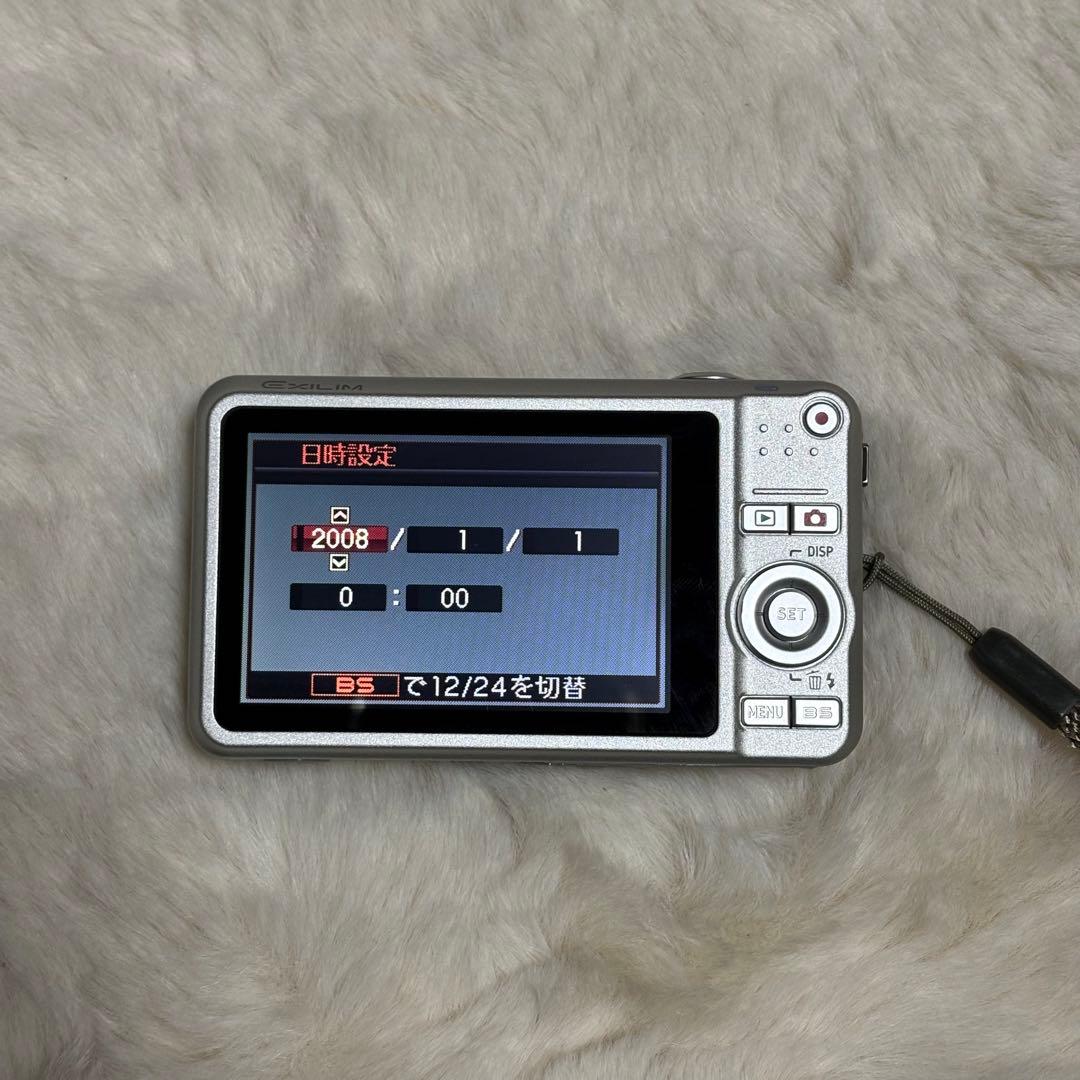 ⭐️CASIO⭐️ EXILIM EX-Z80 コンパクトデジカメ　シルバー