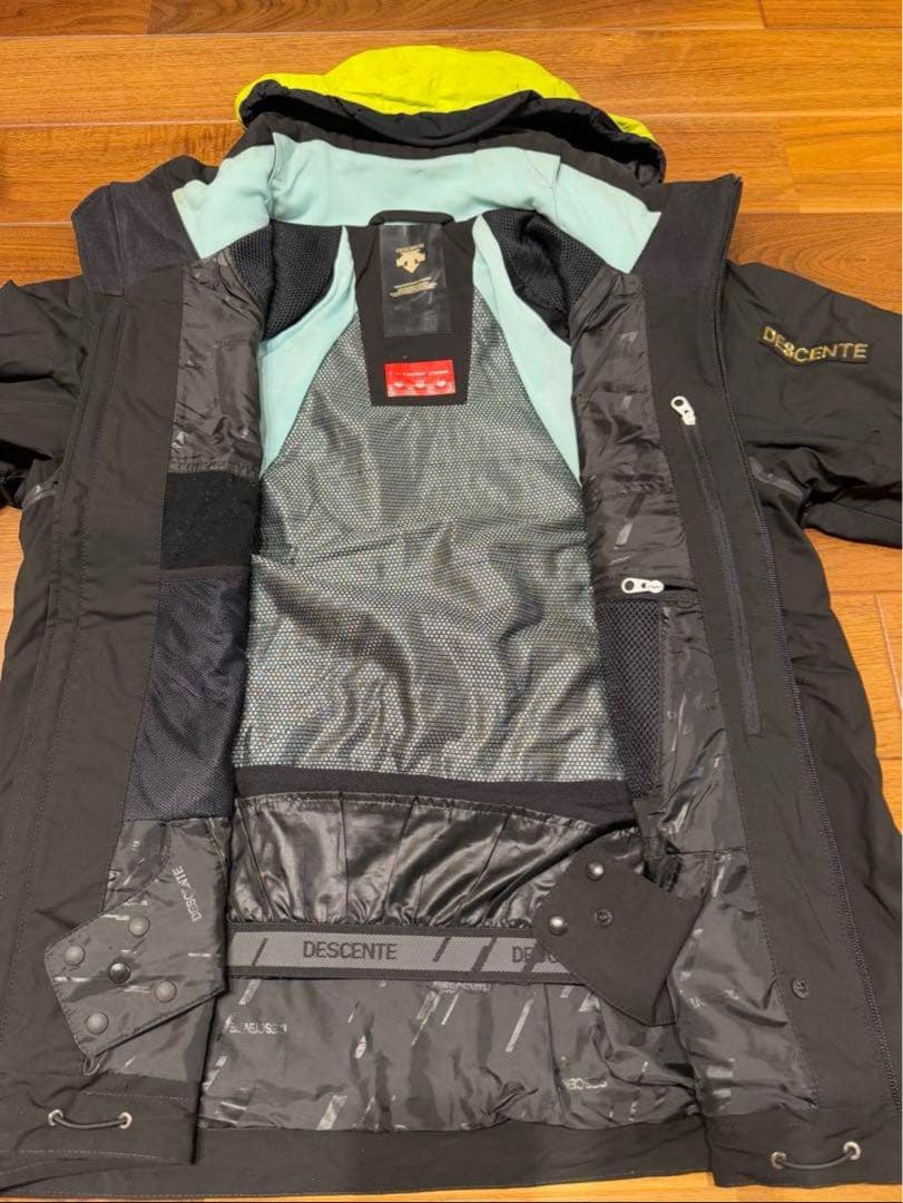 DESCENTE デサントメイト　スキーウェア　上下　スノーウェア限定セール中