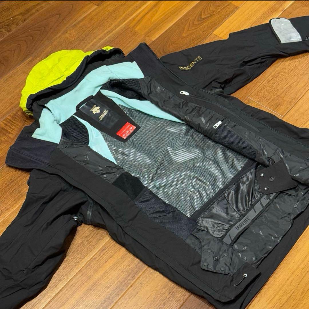 DESCENTE デサントメイト　スキーウェア　上下　スノーウェア限定セール中