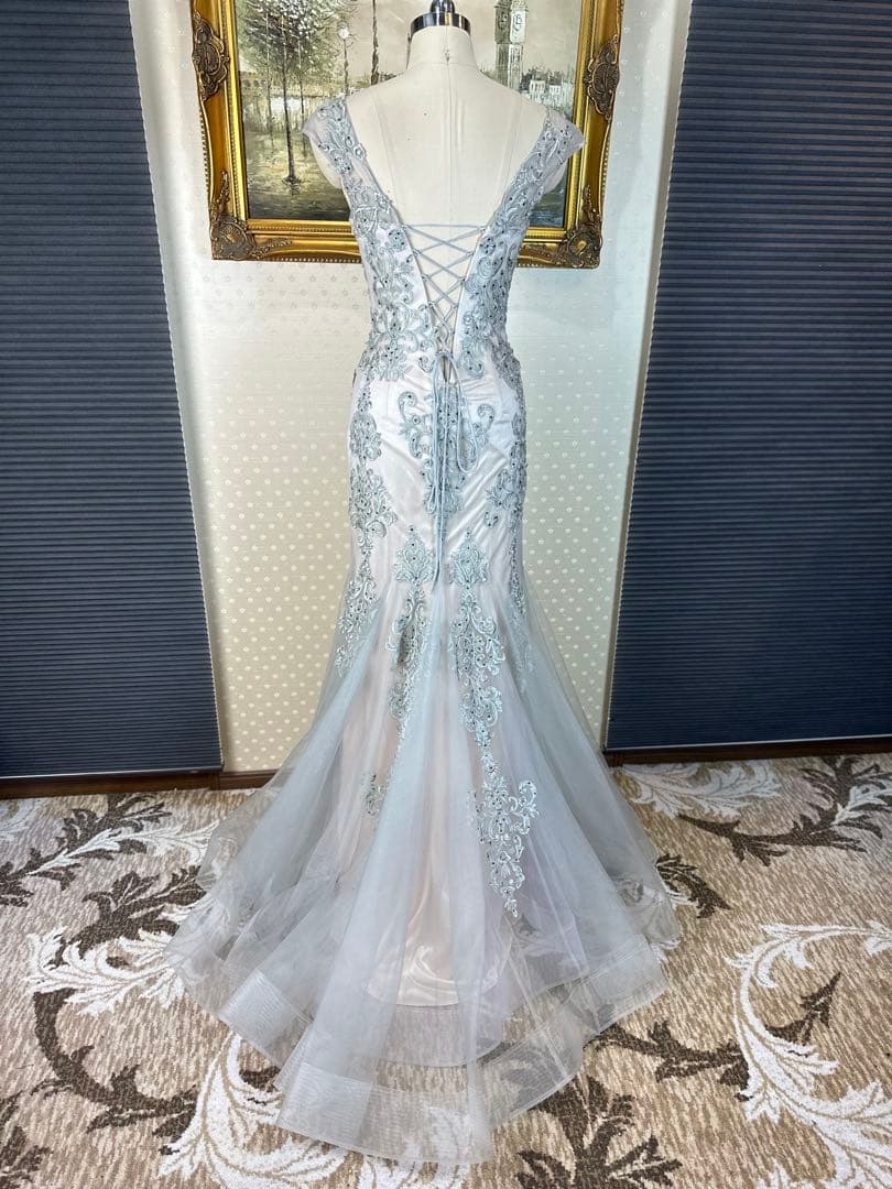 シルバー ベージュビーズ刺繍 フィット＆フレアドレス