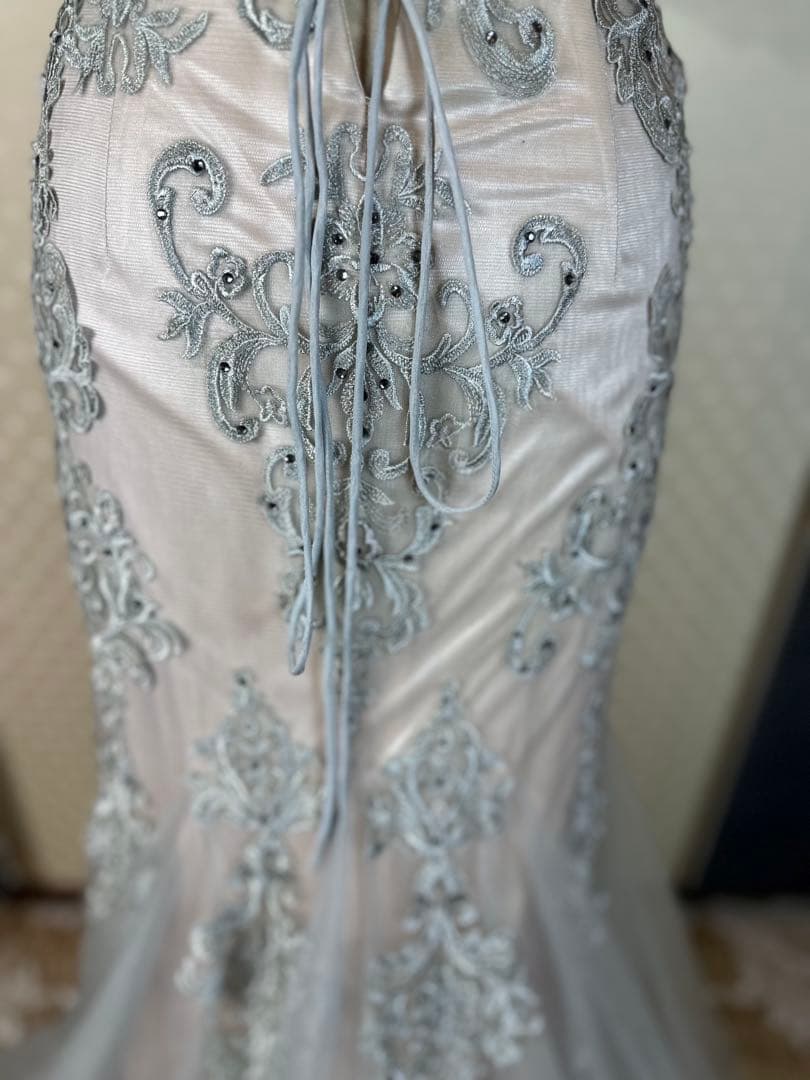 シルバー ベージュビーズ刺繍 フィット＆フレアドレス