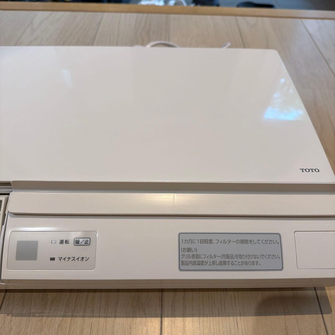 TOTO 洗面所暖房機　TYR340S型