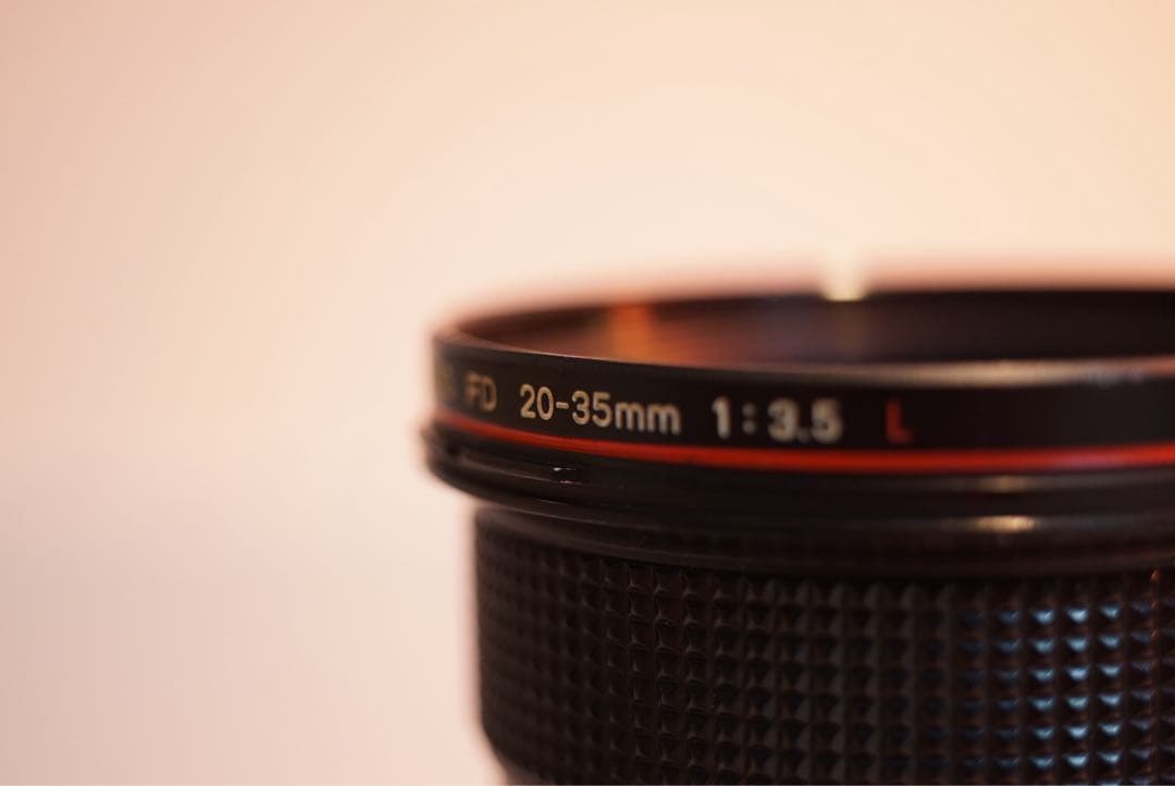 【ジャンク】 Canon 20-35 F.3.5 L new FD Lens