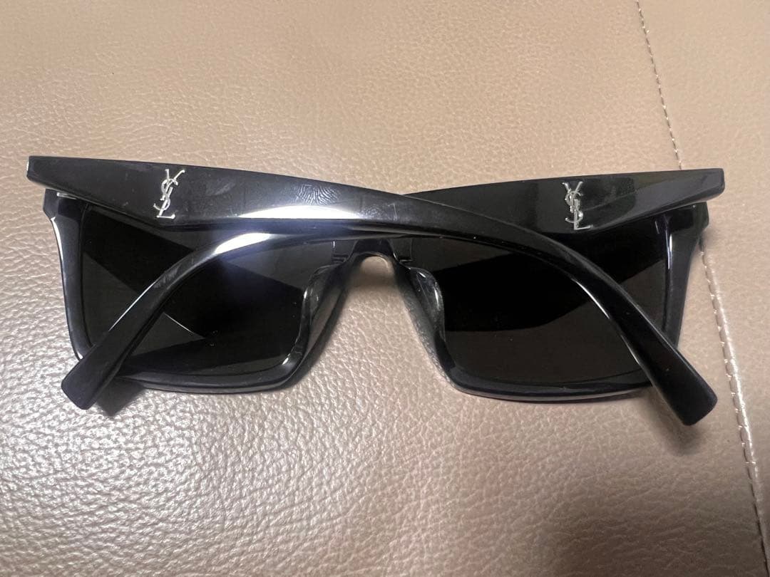 H*7様 Saint Laurent ブラック サングラス