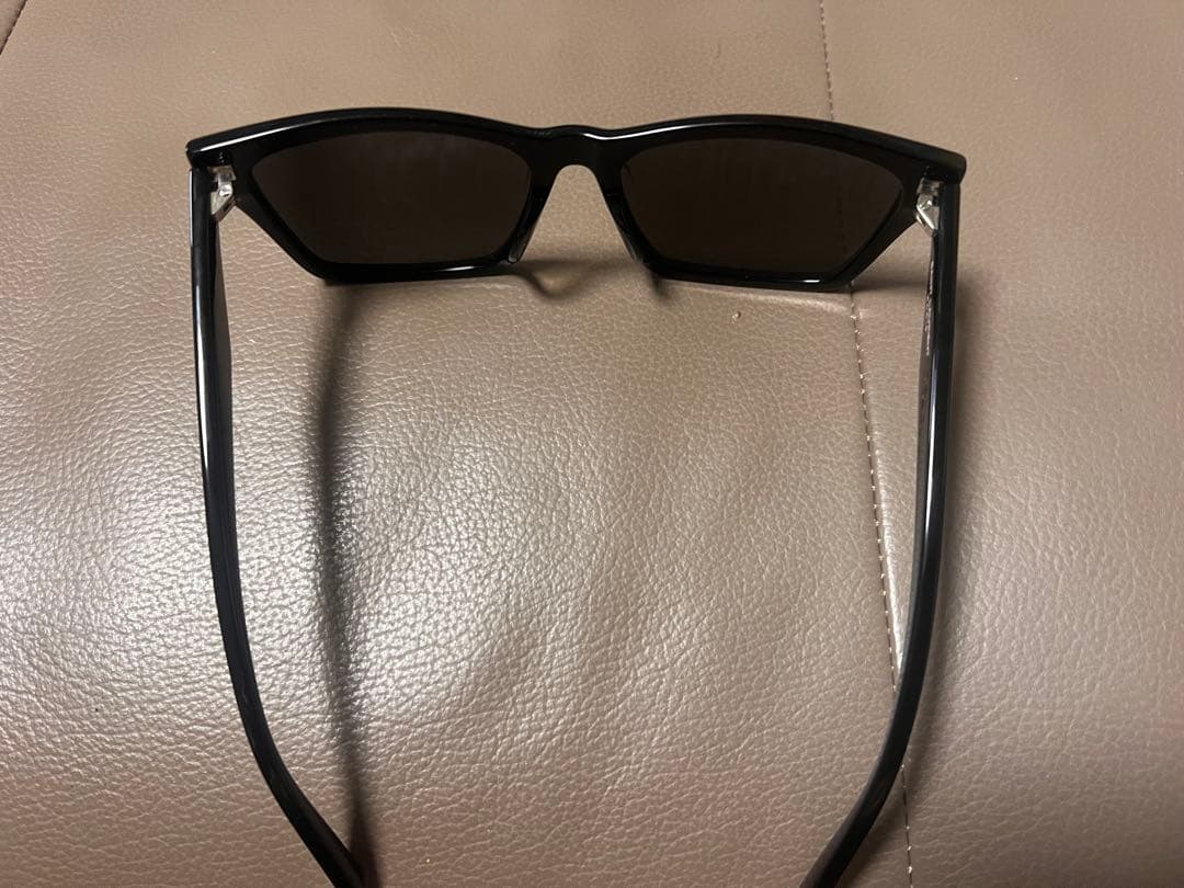 H*7様 Saint Laurent ブラック サングラス