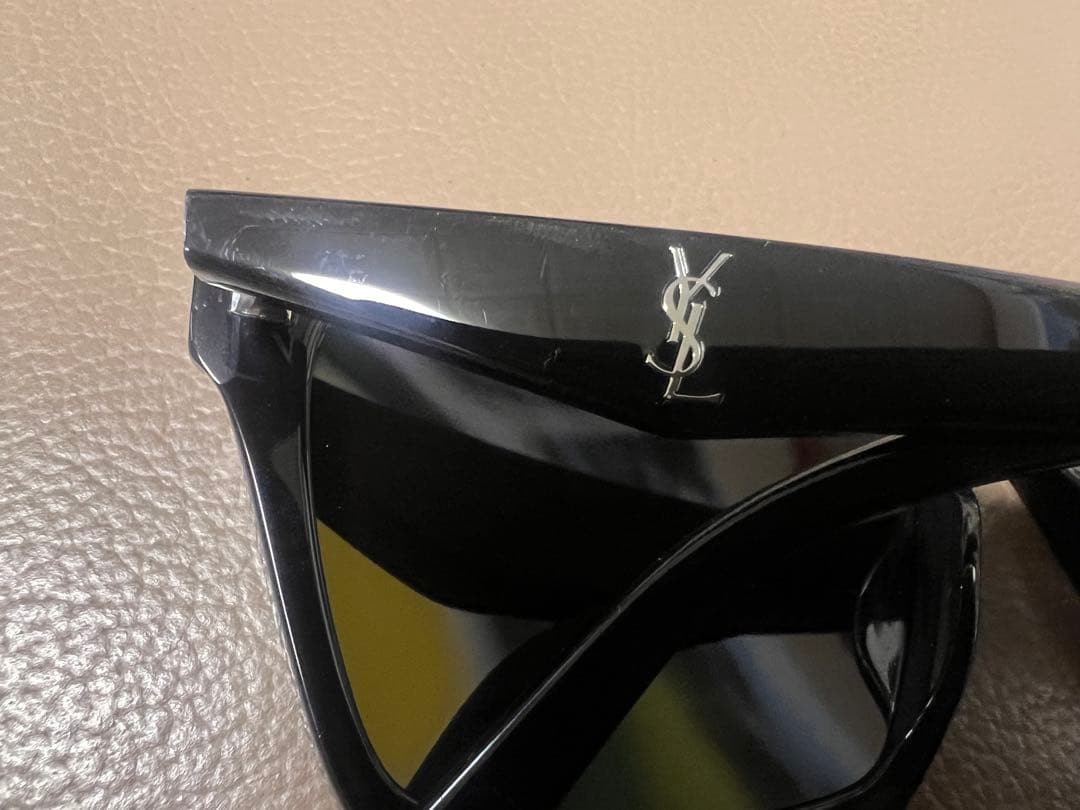 H*7様 Saint Laurent ブラック サングラス