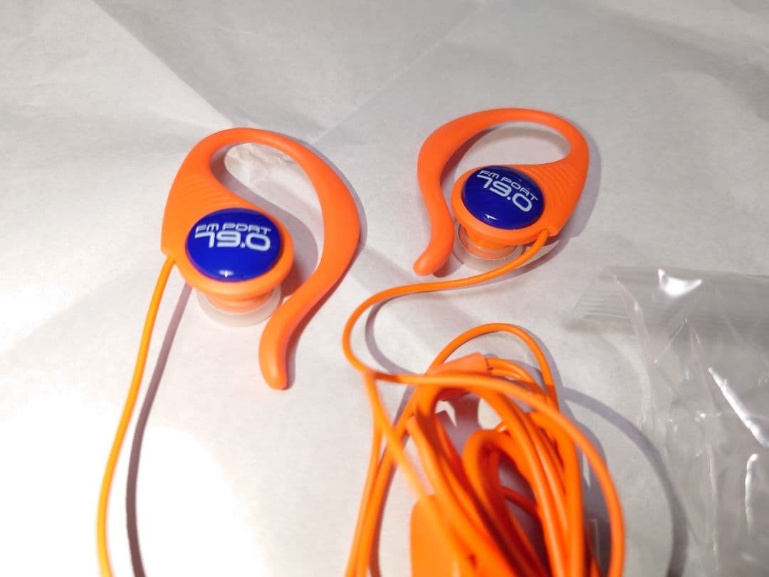 『FMポート』激レア！　イヤホン　&　閉局新聞