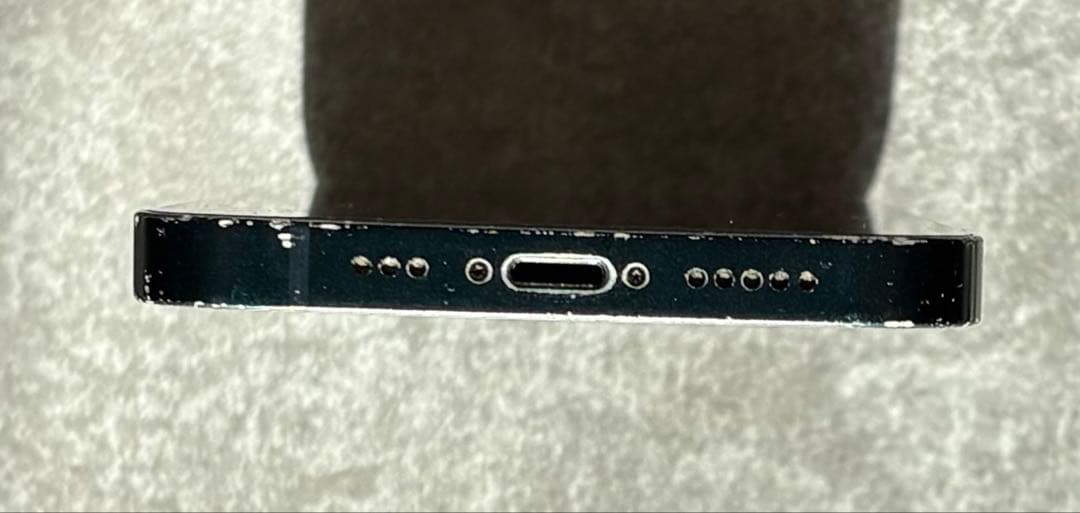 S*g様 Apple iPhone 13 ミッドナイト ケース付き