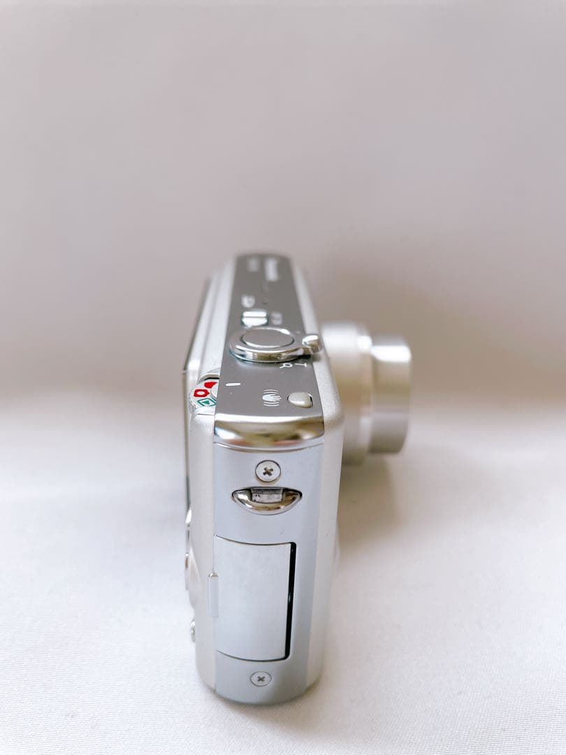 デジタルカメラ Panasonic LUMIX DMC-FX8 シルバー