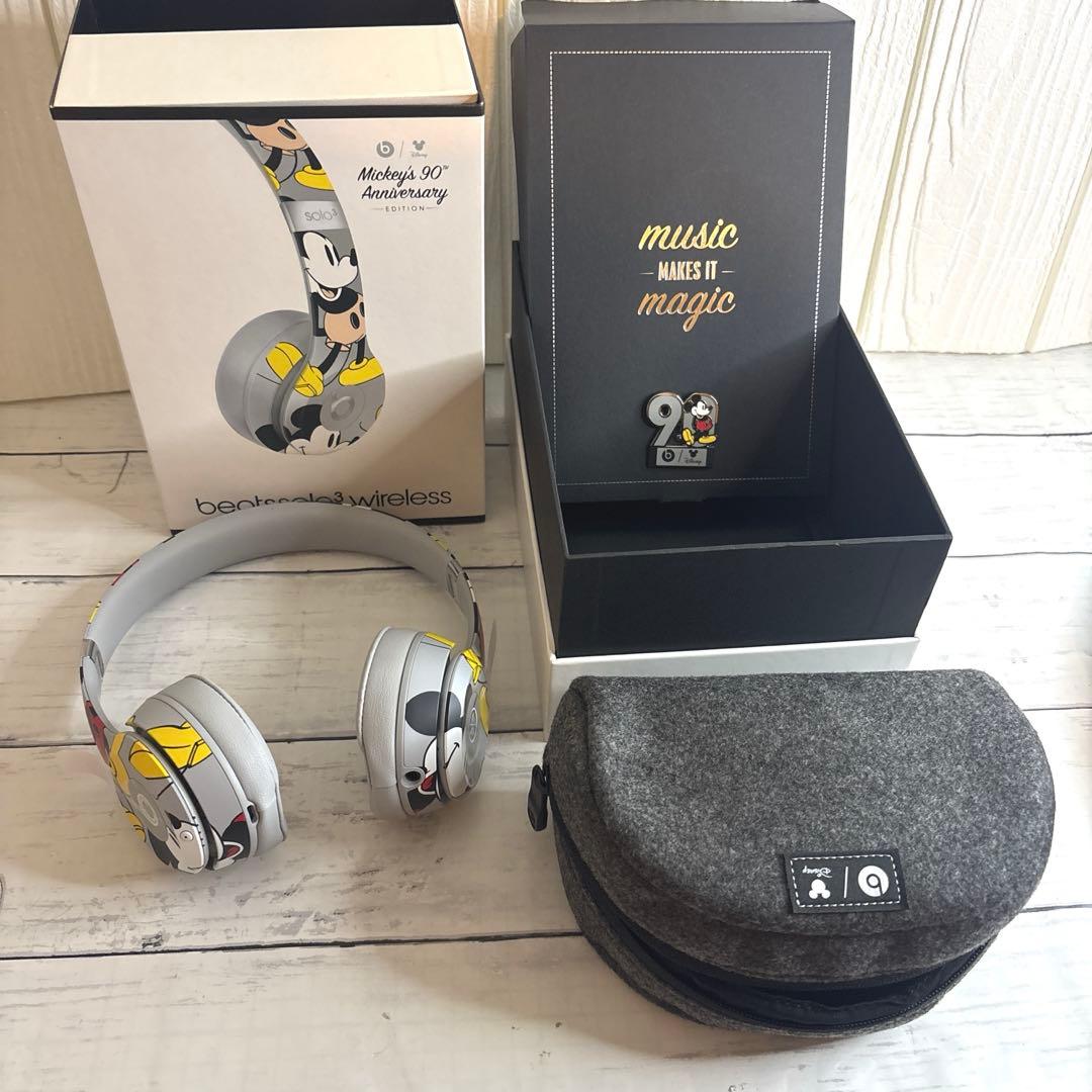 未使用級美品 Beats Solo3 Wirelessミッキーマウス ヘッドホン