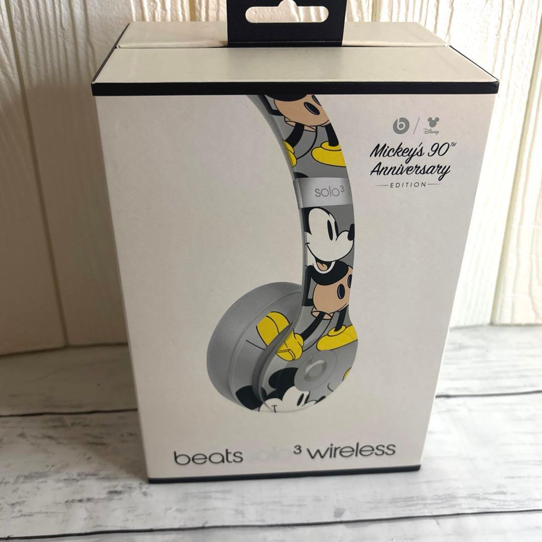 未使用級美品 Beats Solo3 Wirelessミッキーマウス ヘッドホン