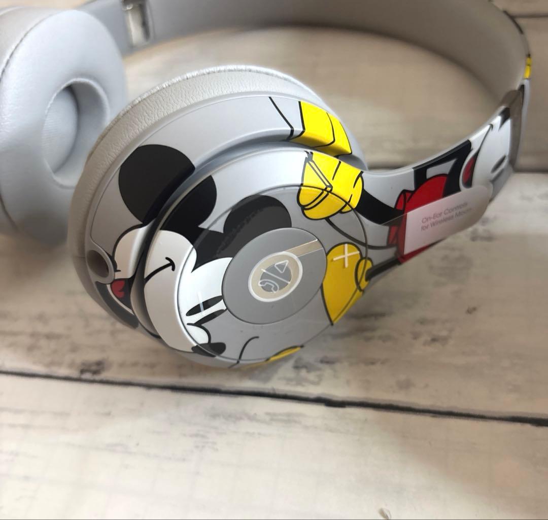 未使用級美品 Beats Solo3 Wirelessミッキーマウス ヘッドホン