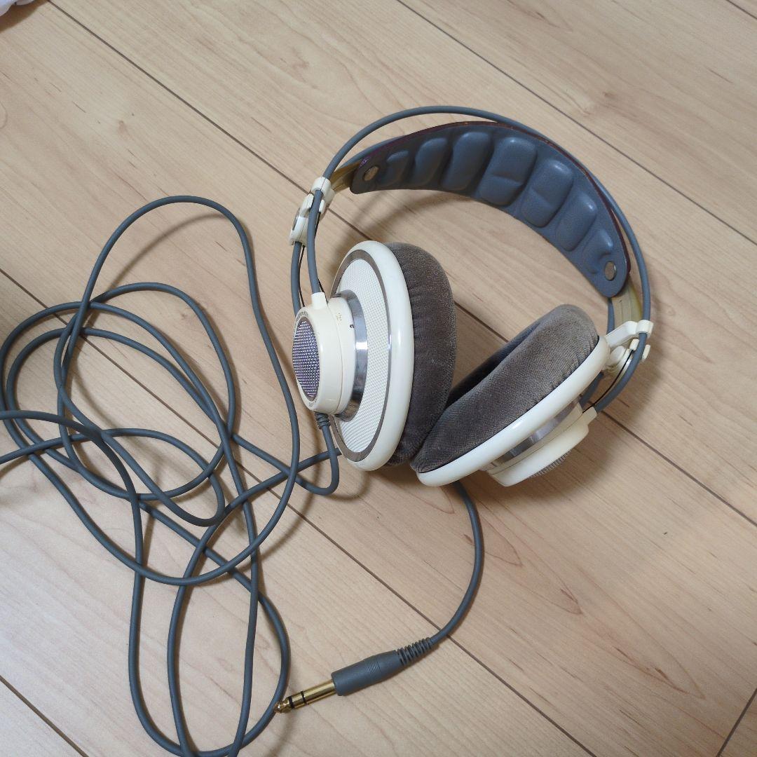 AKG ヘッドホン