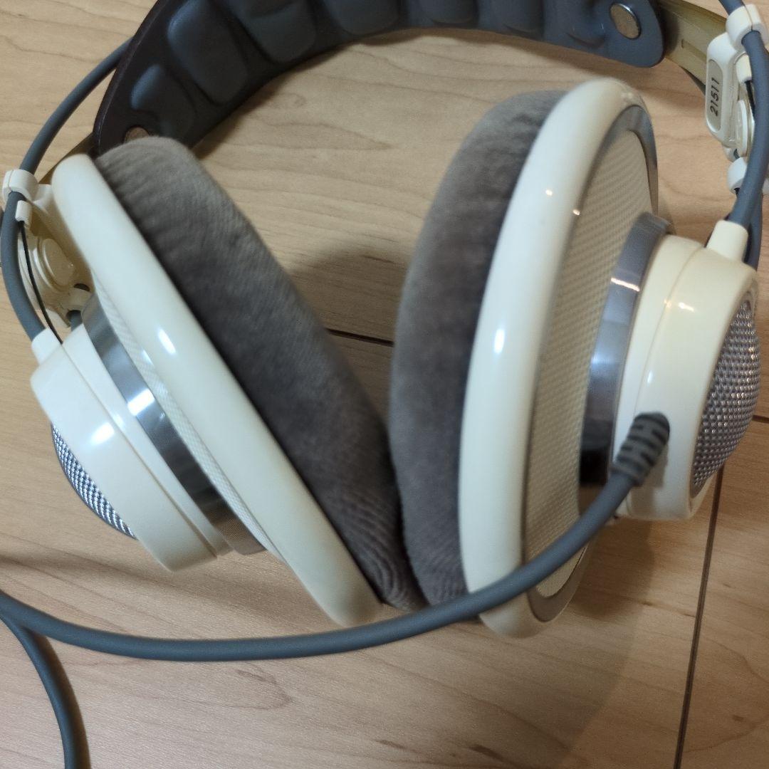 AKG ヘッドホン