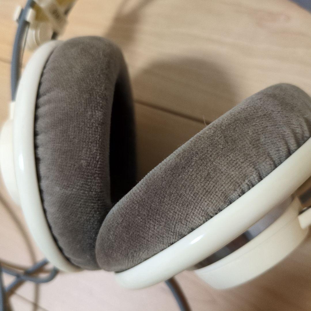 AKG ヘッドホン