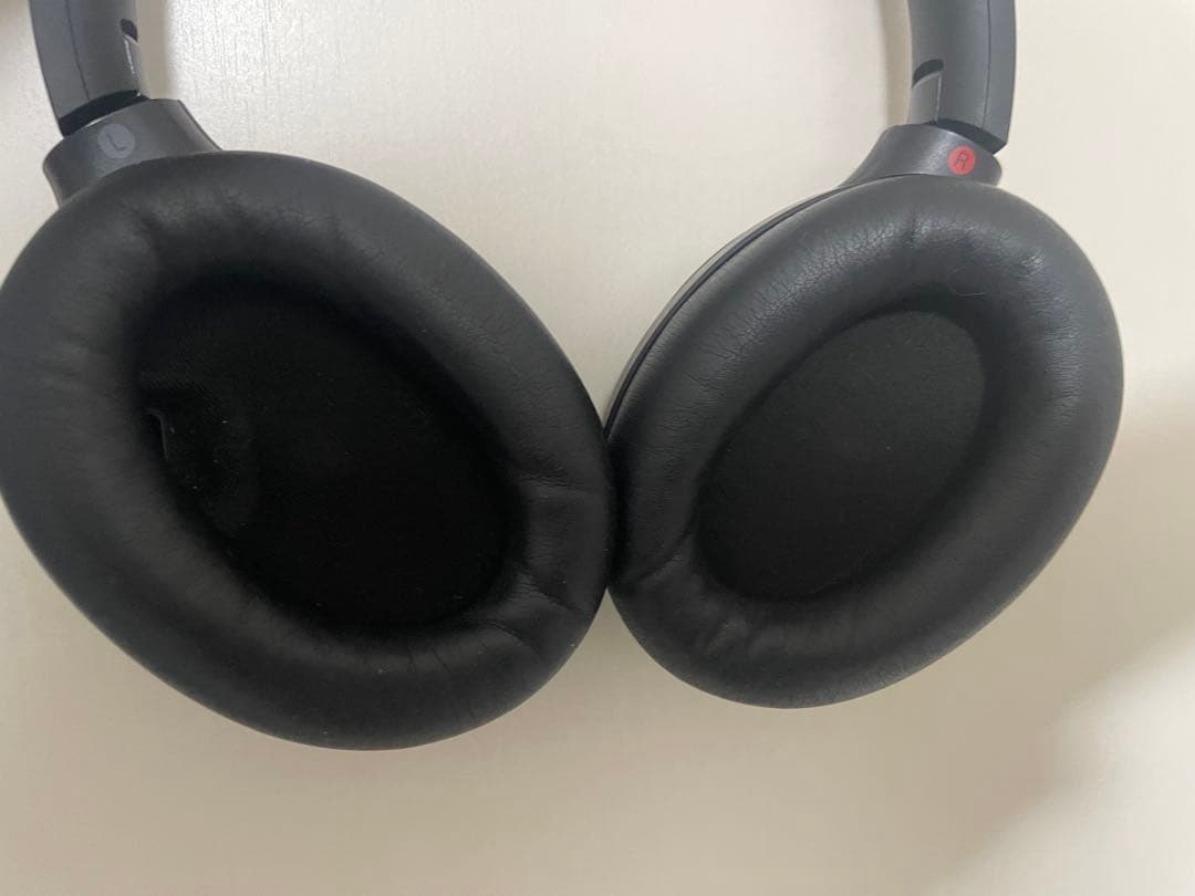 SONY ワイヤレスヘッドホン ケース付き wh-1000xm4