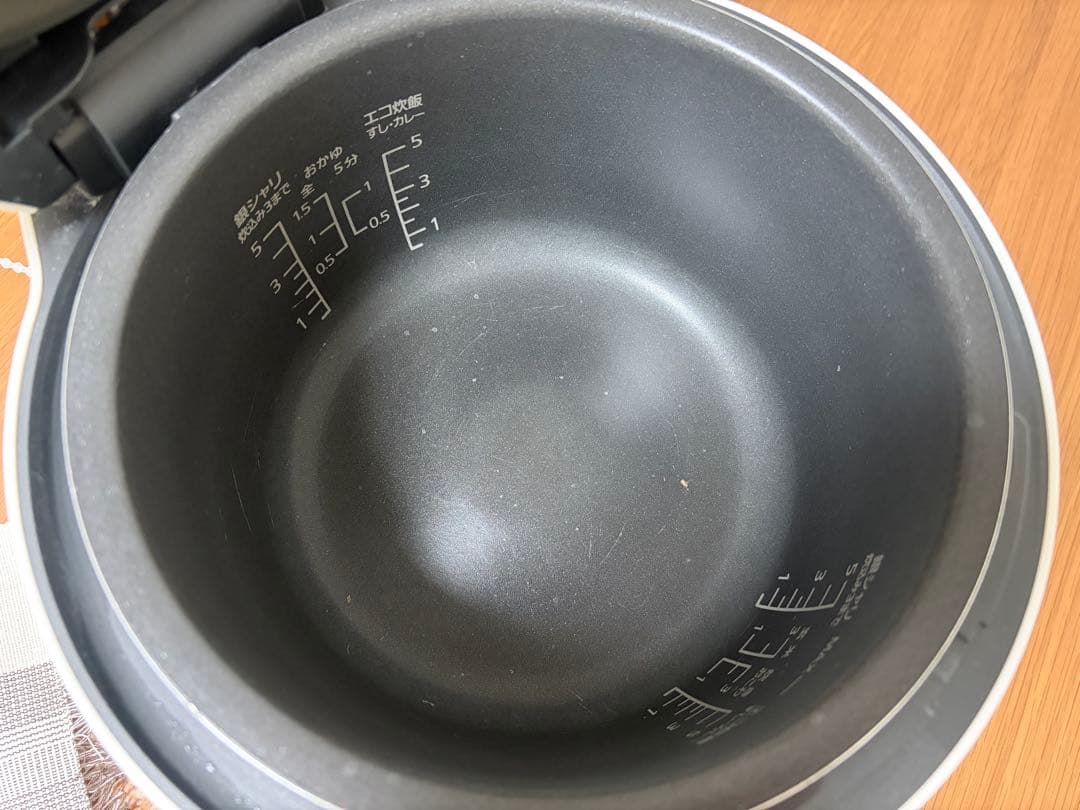 Panasonic　炊飯器　SR-NB102 2022年製　圧力　IH ジャー