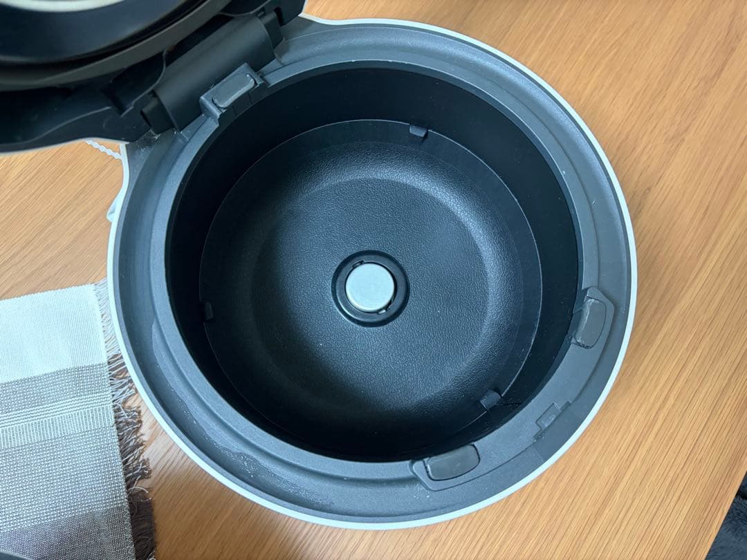 Panasonic　炊飯器　SR-NB102 2022年製　圧力　IH ジャー