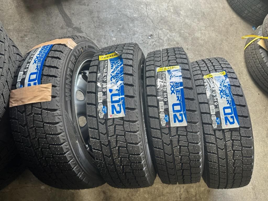 そう 様トヨタ純正アクア　ヴィッツ　フィールダー　175/65R15
