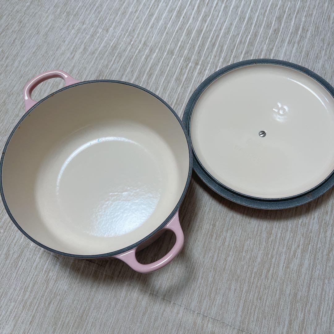 ル・クルーゼ　LE CREUSET 鍋　20cm ピンク色　ホーロー鍋