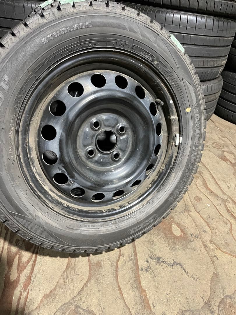 トヨタ純正アクア　ヴィッツ　フィールダー　175/65R15 新品スタッドレス