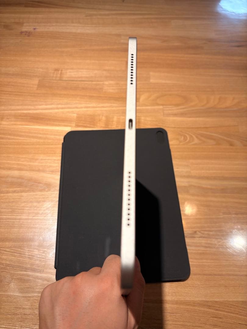 Apple iPad Air (第5世代) スターライト　64GB