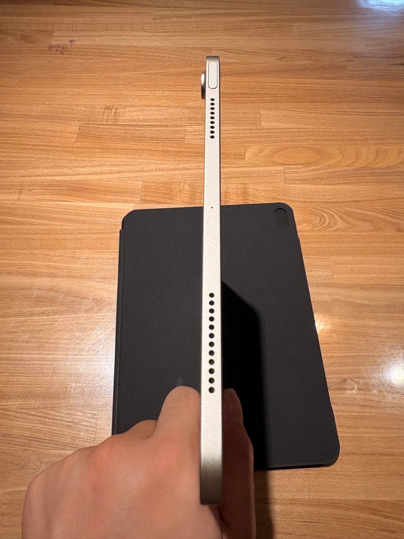 Apple iPad Air (第5世代) スターライト　64GB