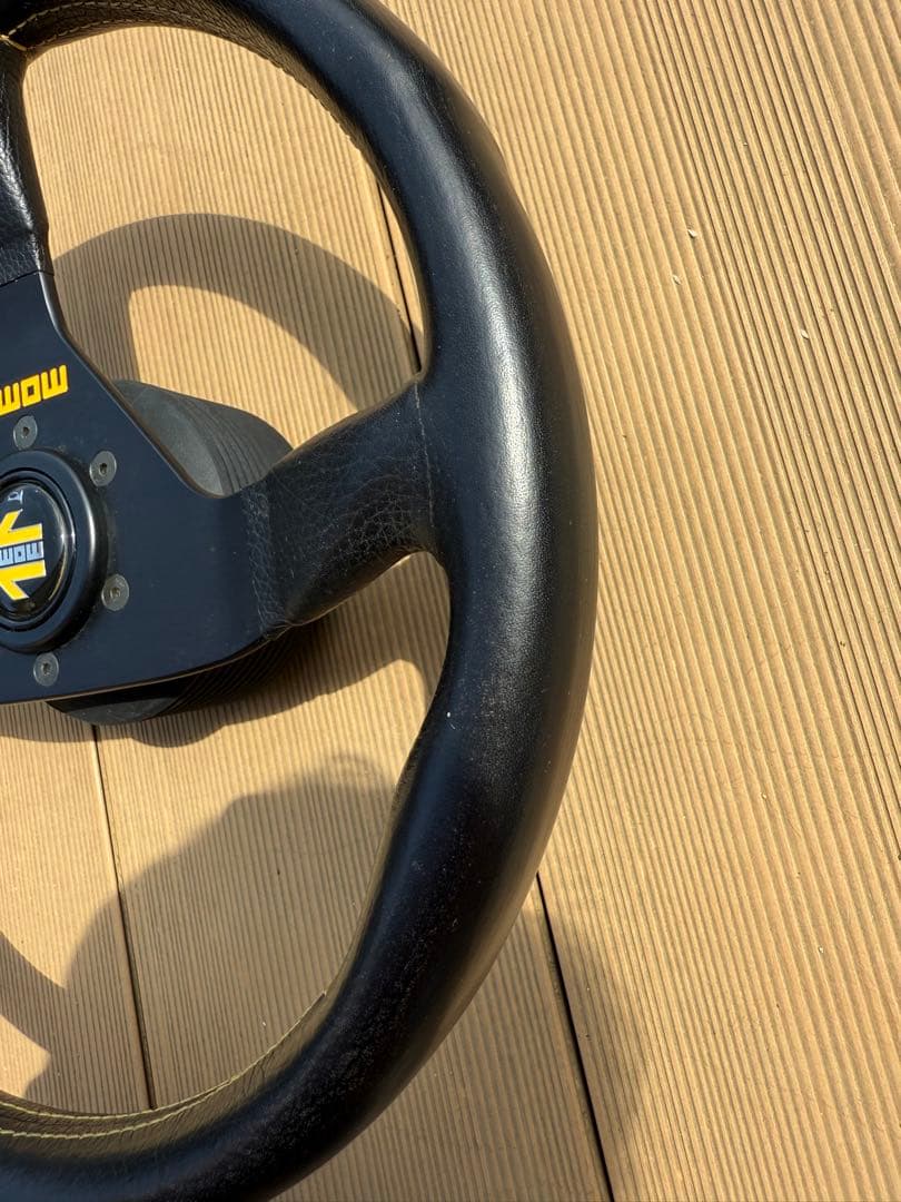 momo タイプ V35 ステアリングホイール