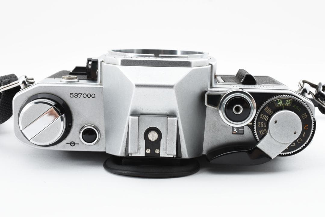 超美品 キャノン AE-1 シルバー　フィルムカメラ モルト新品交換済 B424