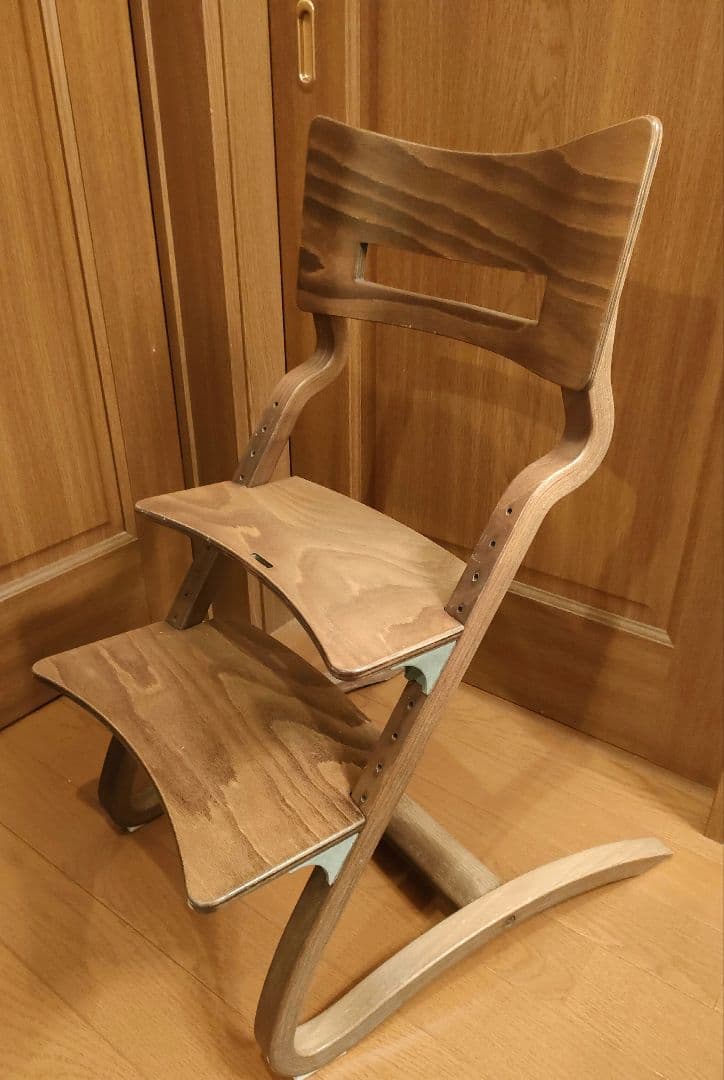 Leander リエンダー ハイチェア　木製キッズチェア　ウォルナット