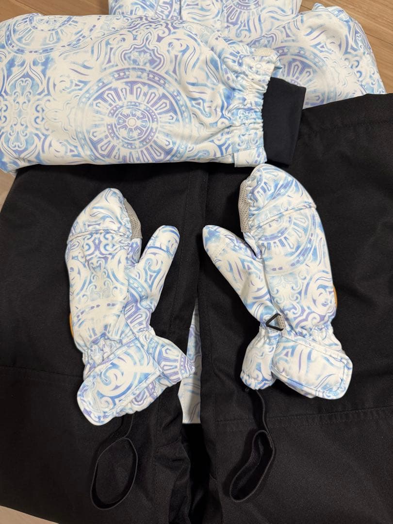 新品 YUK スキーウェア 上下セット 110 ゴシックブラック ミトングローブ